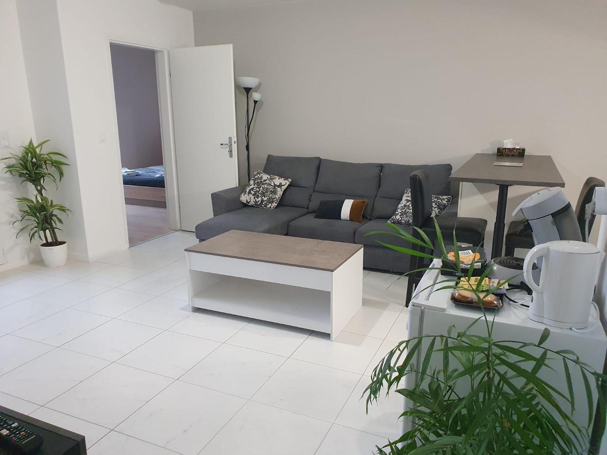 Appartement A Floirac Avec 2 Chambres, Un Parking Prive, Une Terrasse, A 5 Minutes En Voiture De L'Arkea Arena De Bordeaux Exterior foto