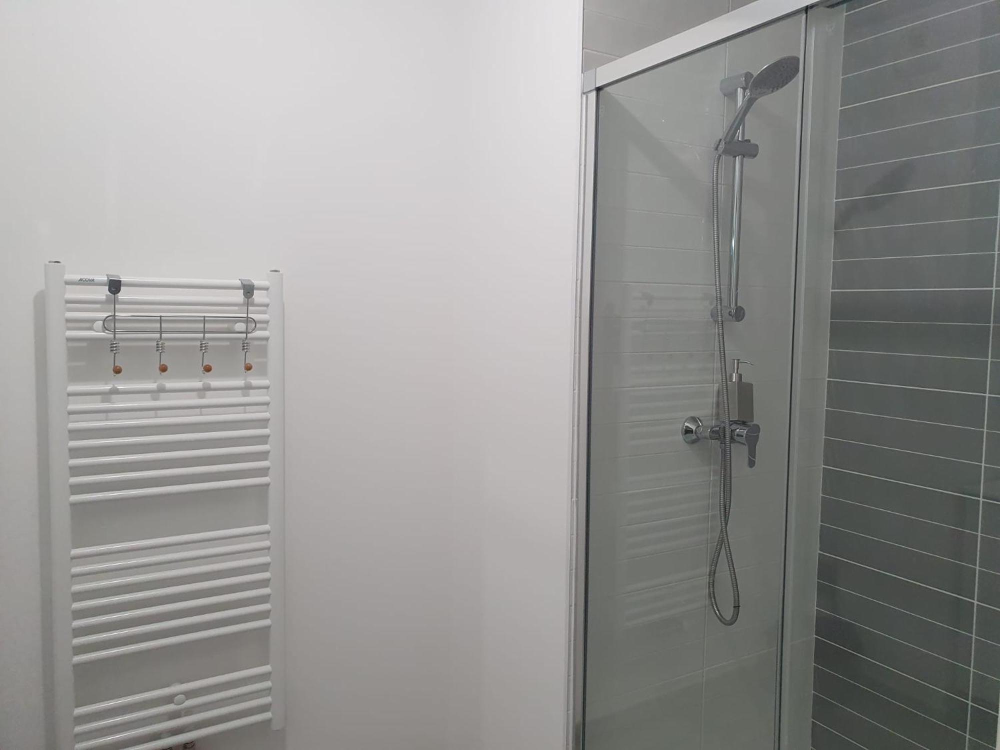 Appartement A Floirac Avec 2 Chambres, Un Parking Prive, Une Terrasse, A 5 Minutes En Voiture De L'Arkea Arena De Bordeaux Exterior foto